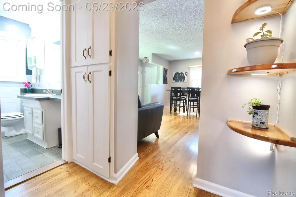 29505 Minton Street Livonia City MI 48150