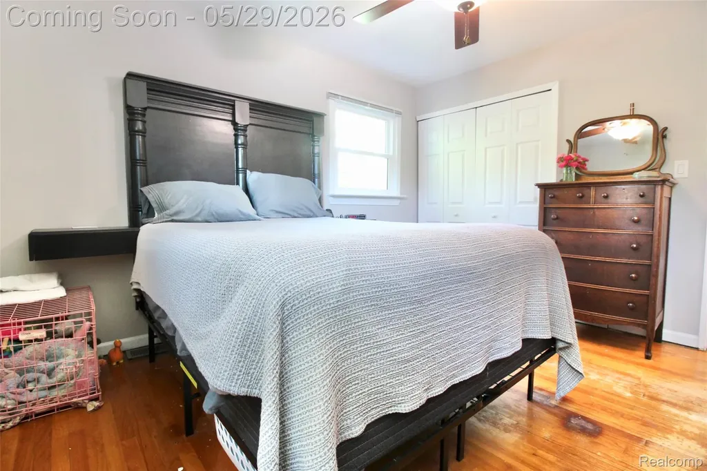 29505 Minton Street Livonia City MI 48150