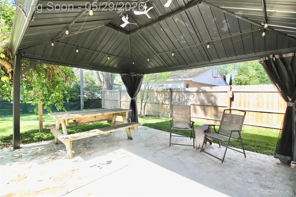 29505 Minton Street Livonia City MI 48150