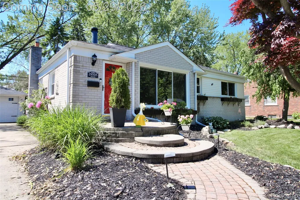 29505 Minton Street Livonia City MI 48150