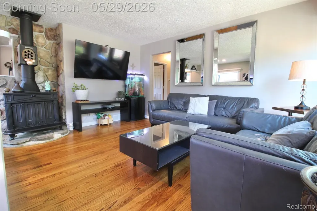 29505 Minton Street Livonia City MI 48150