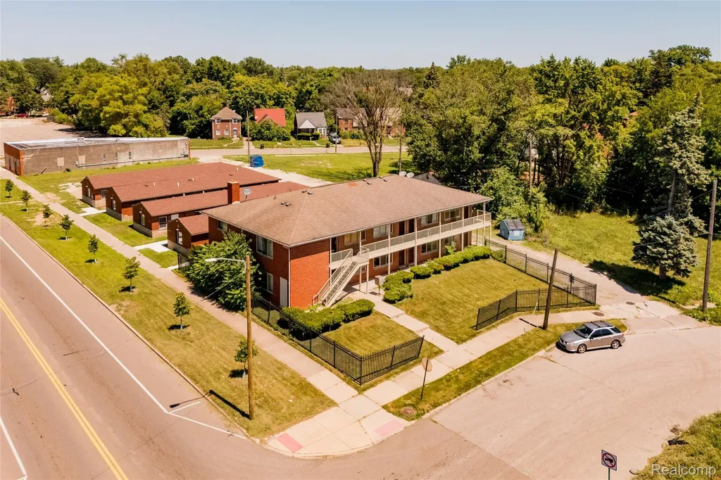 9700 Chalmers Street Detroit City MI 48213