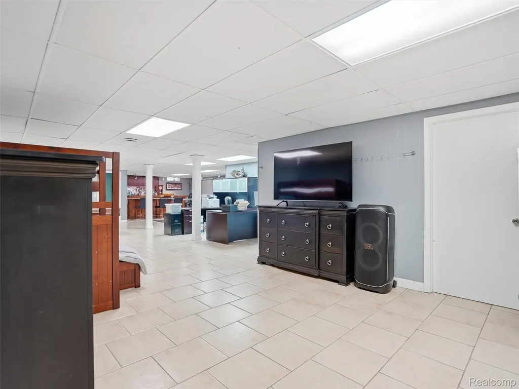10839 9 Mile Road Green Oak Township MI 48189