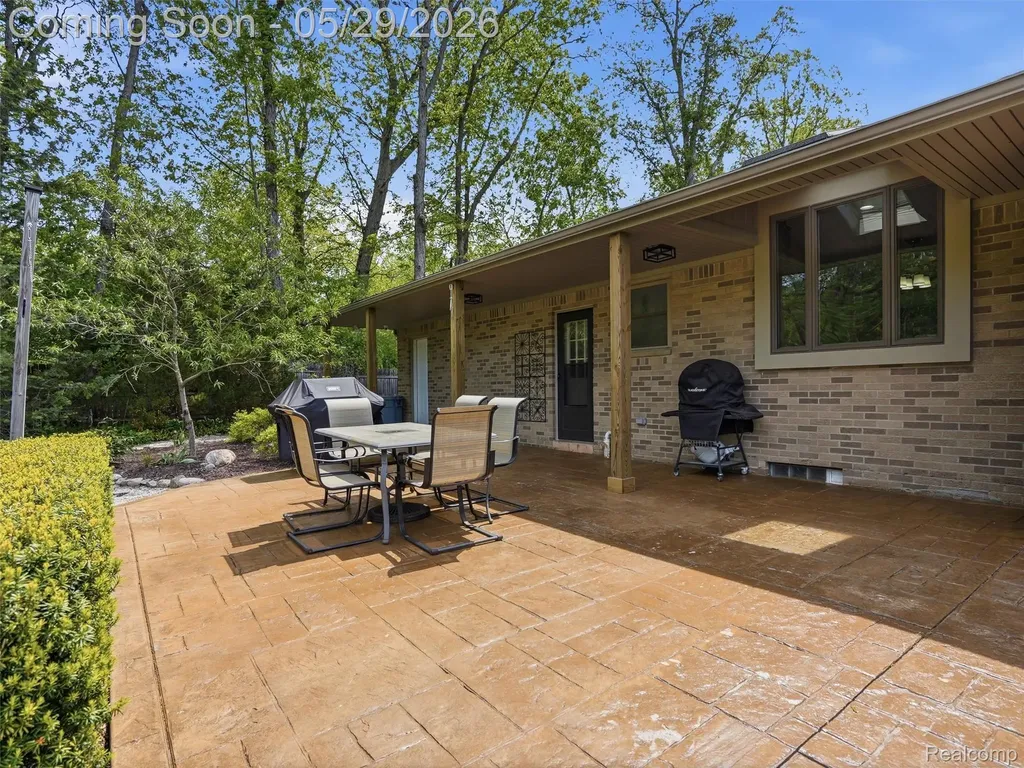 10839 9 Mile Road Green Oak Township MI 48189