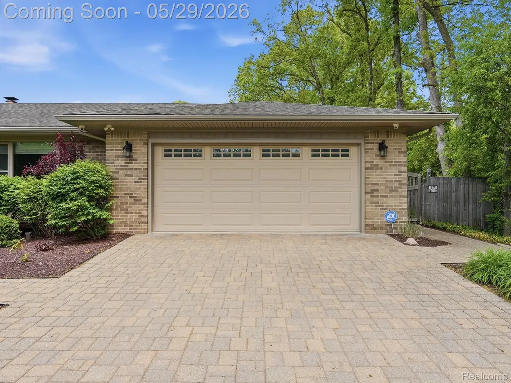 10839 9 Mile Road Green Oak Township MI 48189