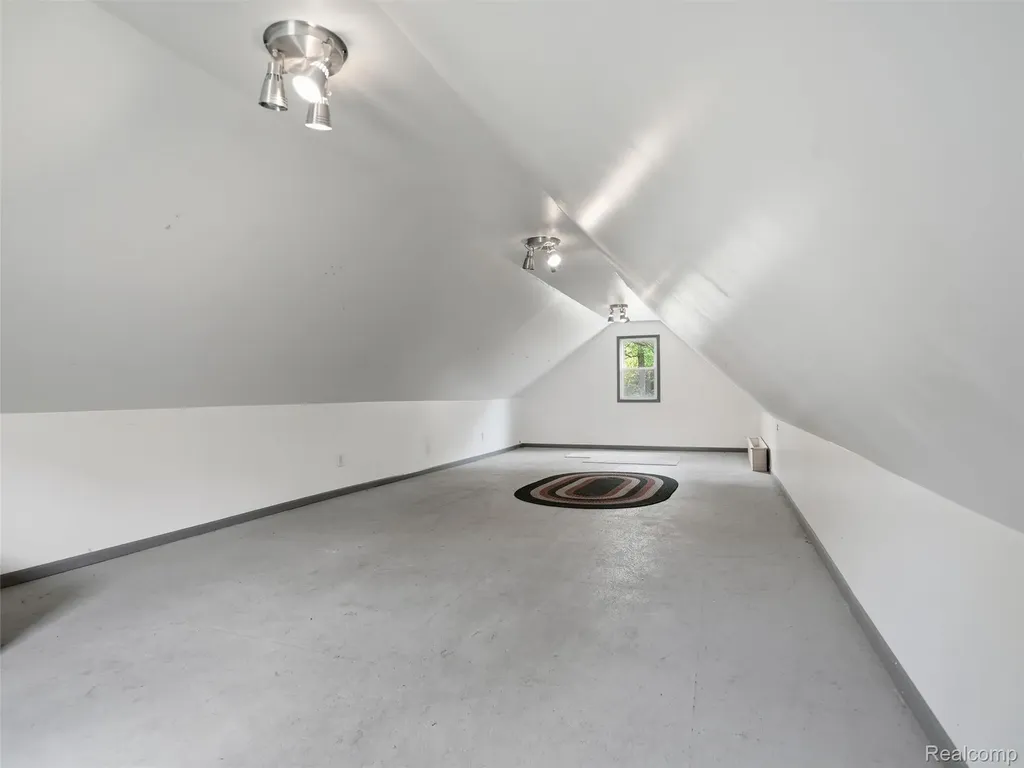 10839 9 Mile Road Green Oak Township MI 48189
