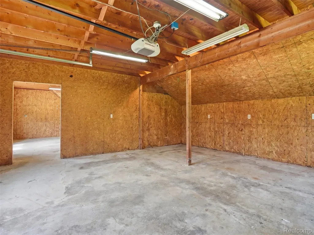 10839 9 Mile Road Green Oak Township MI 48189