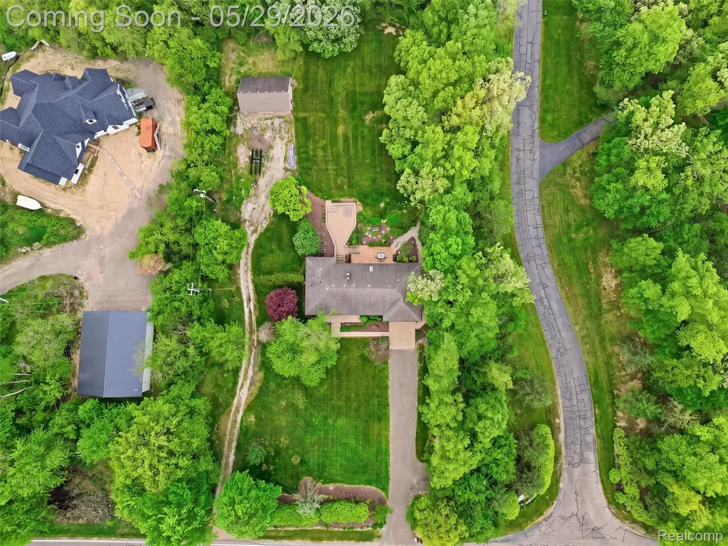 10839 9 Mile Road Green Oak Township MI 48189