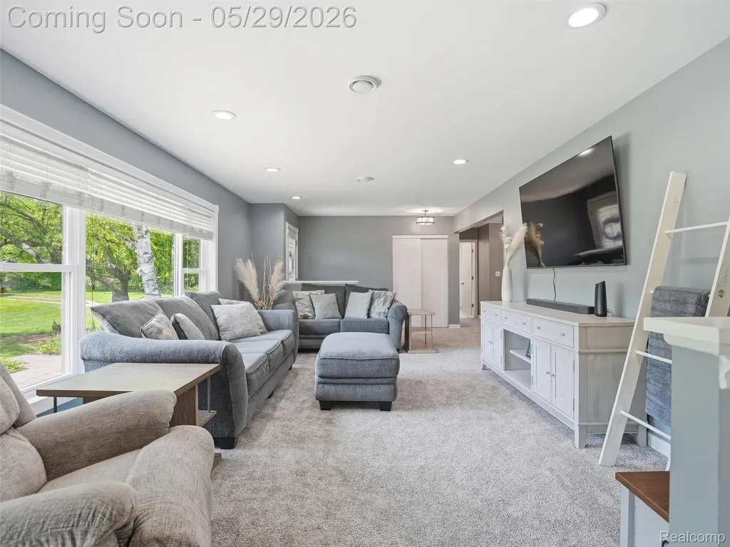 10839 9 Mile Road Green Oak Township MI 48189
