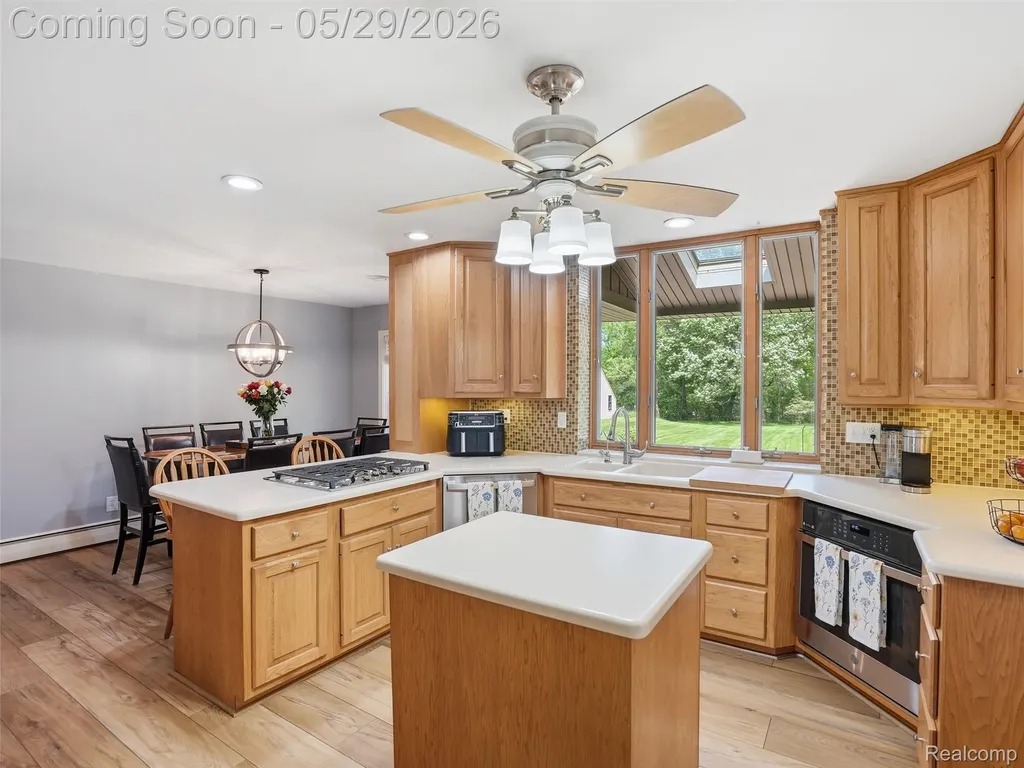 10839 9 Mile Road Green Oak Township MI 48189