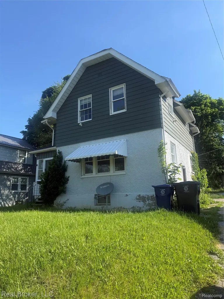 958 N Chevrolet Avenue Flint City MI 48504