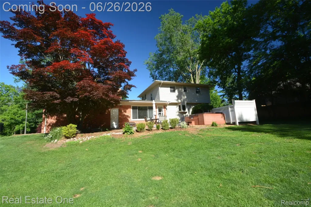 615 Willard Avenue Rochester Hills City MI 48307
