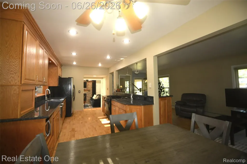 615 Willard Avenue Rochester Hills City MI 48307