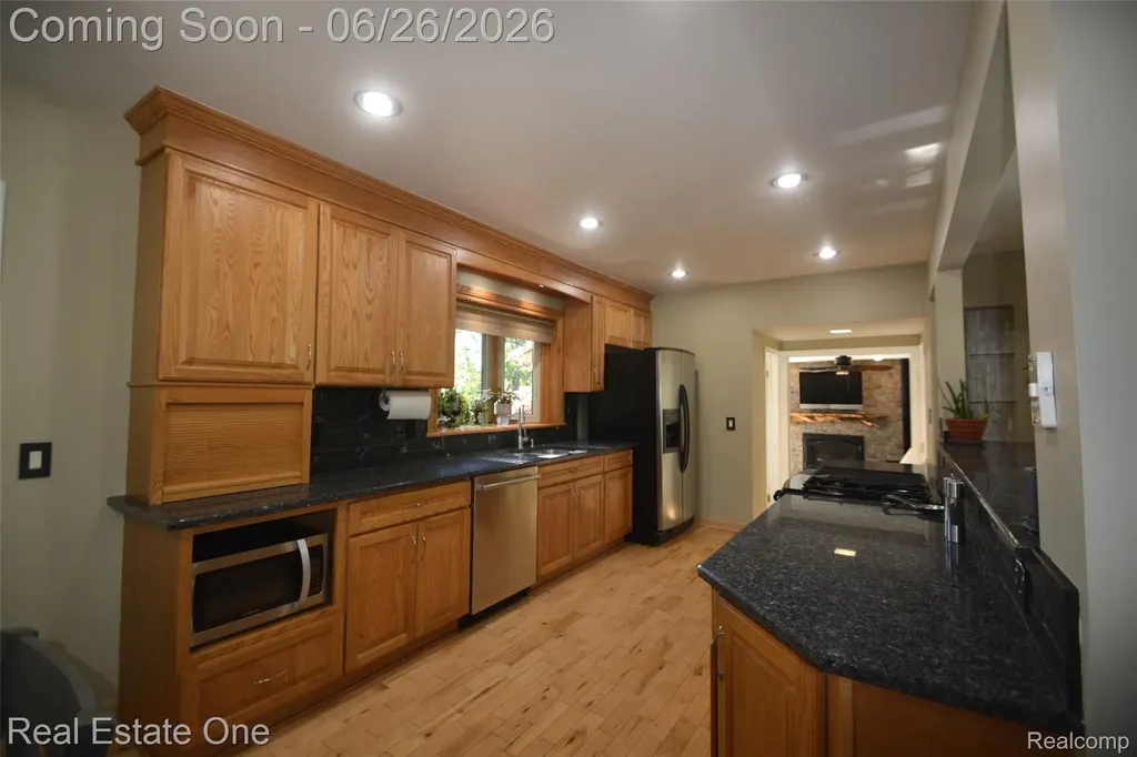 615 Willard Avenue Rochester Hills City MI 48307