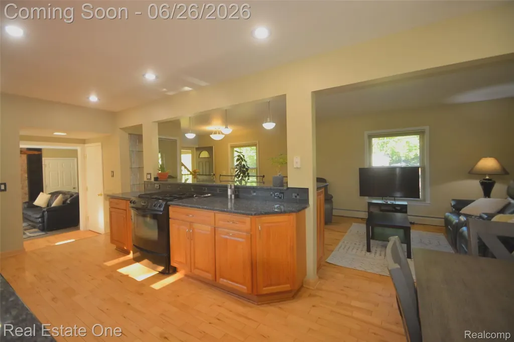 615 Willard Avenue Rochester Hills City MI 48307