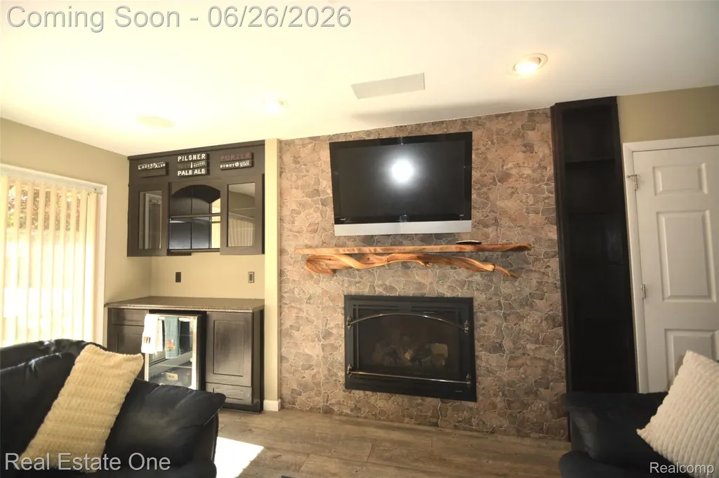 615 Willard Avenue Rochester Hills City MI 48307