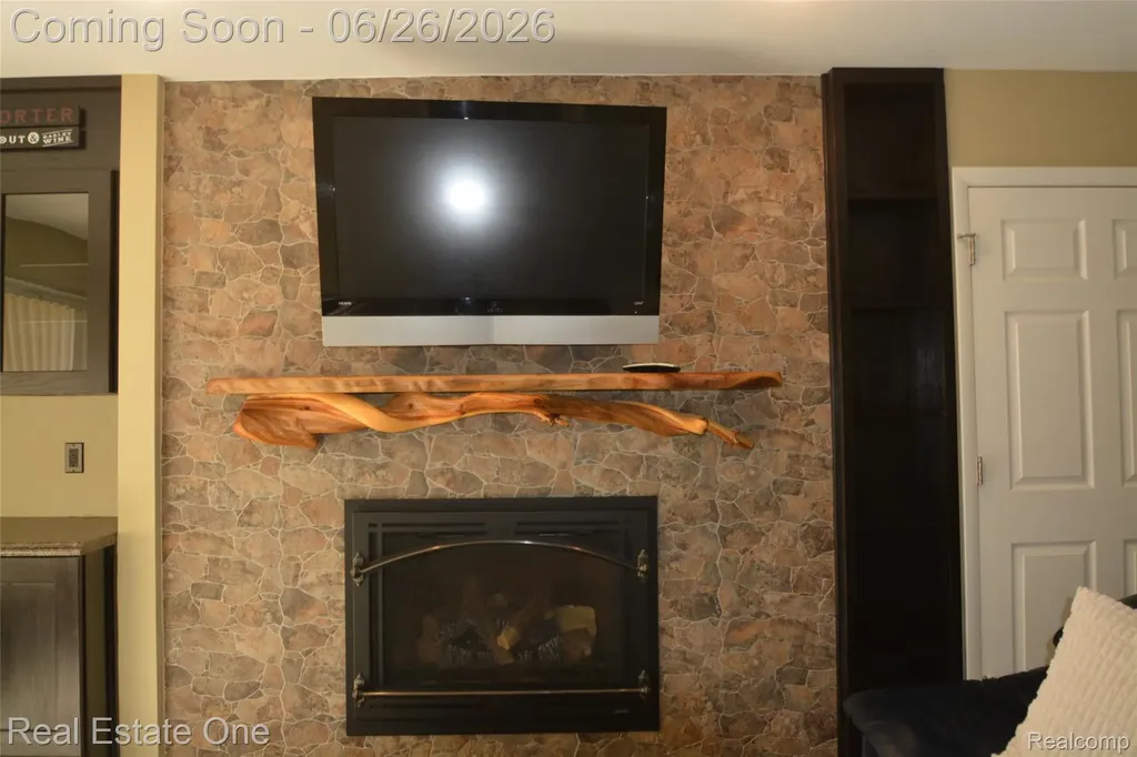 615 Willard Avenue Rochester Hills City MI 48307