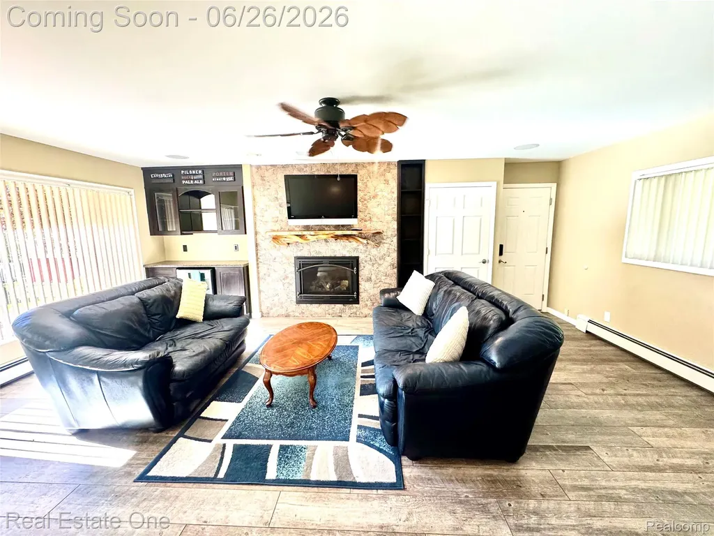 615 Willard Avenue Rochester Hills City MI 48307