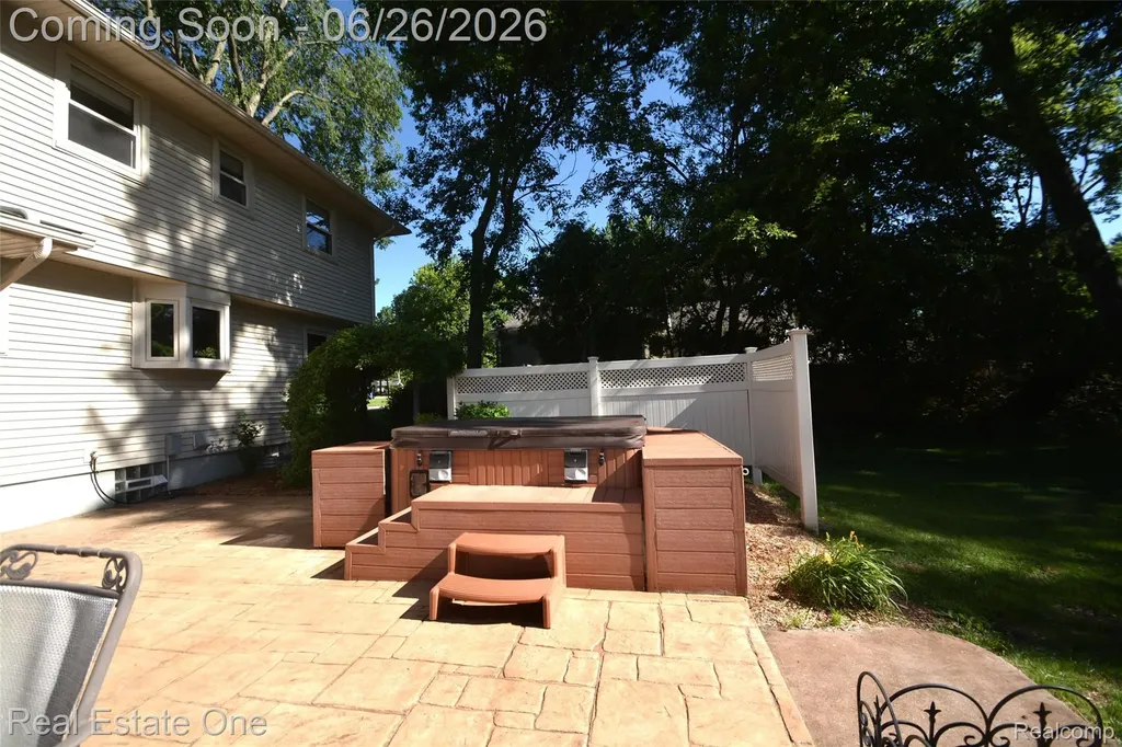 615 Willard Avenue Rochester Hills City MI 48307
