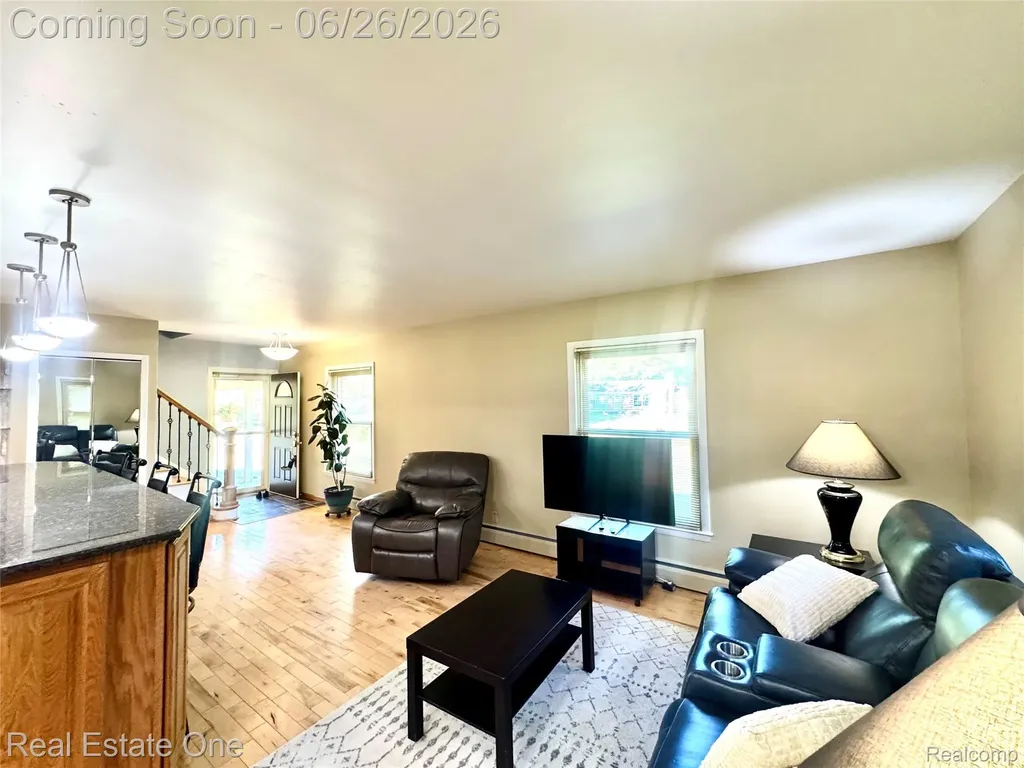 615 Willard Avenue Rochester Hills City MI 48307
