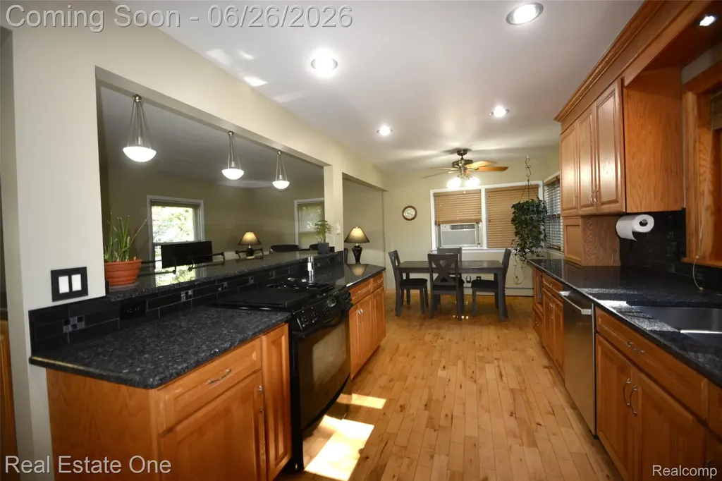 615 Willard Avenue Rochester Hills City MI 48307
