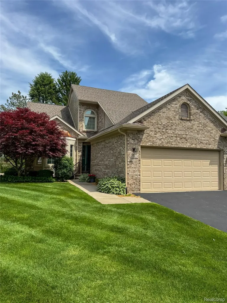 45325 Stonehedge Drive Plymouth Charter Township MI 48170