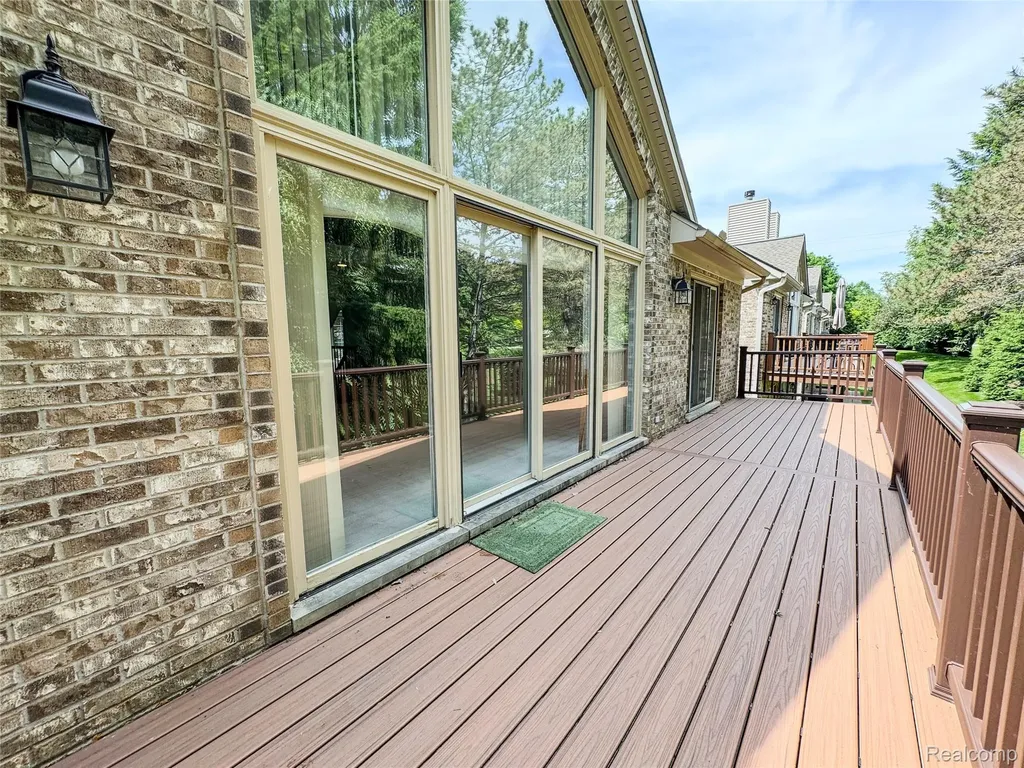 45325 Stonehedge Drive Plymouth Charter Township MI 48170