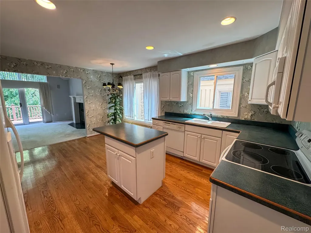 45325 Stonehedge Drive Plymouth Charter Township MI 48170