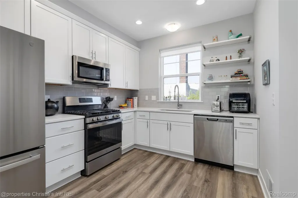 5151 Avery Detroit City MI 48208
