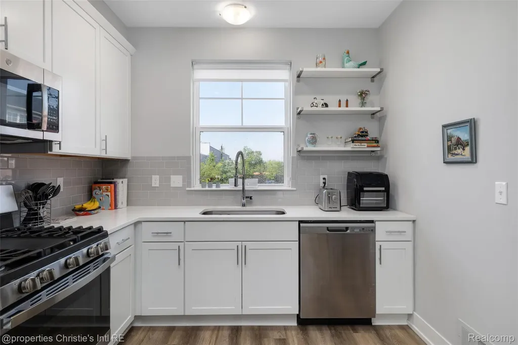 5151 Avery Detroit City MI 48208