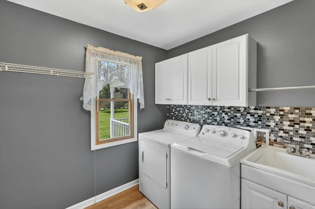 2724 Ore Valley Drive Hartland Township MI 48353