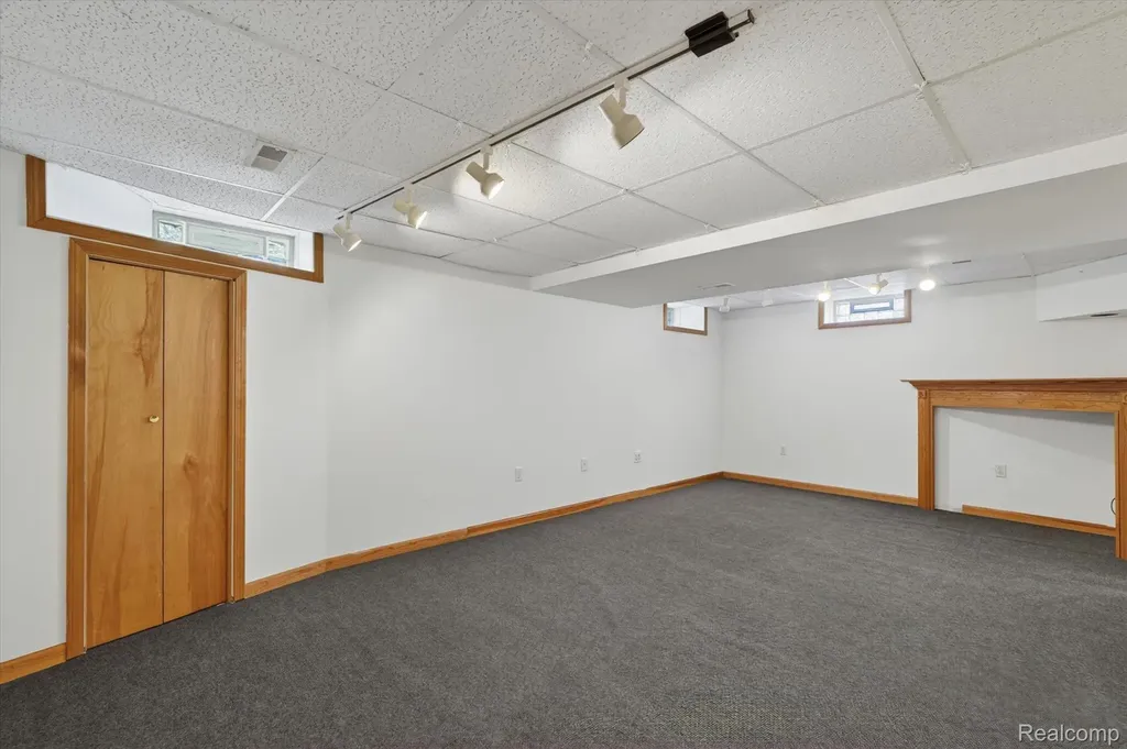 2724 Ore Valley Drive Hartland Township MI 48353