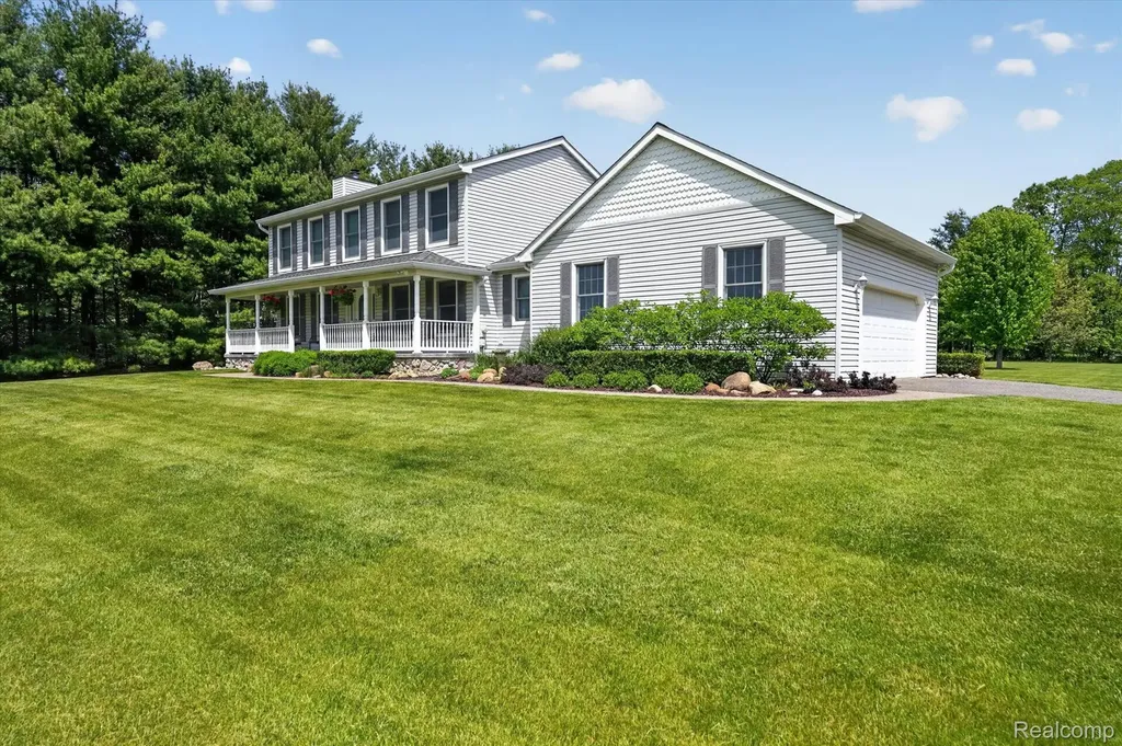2724 Ore Valley Drive Hartland Township MI 48353