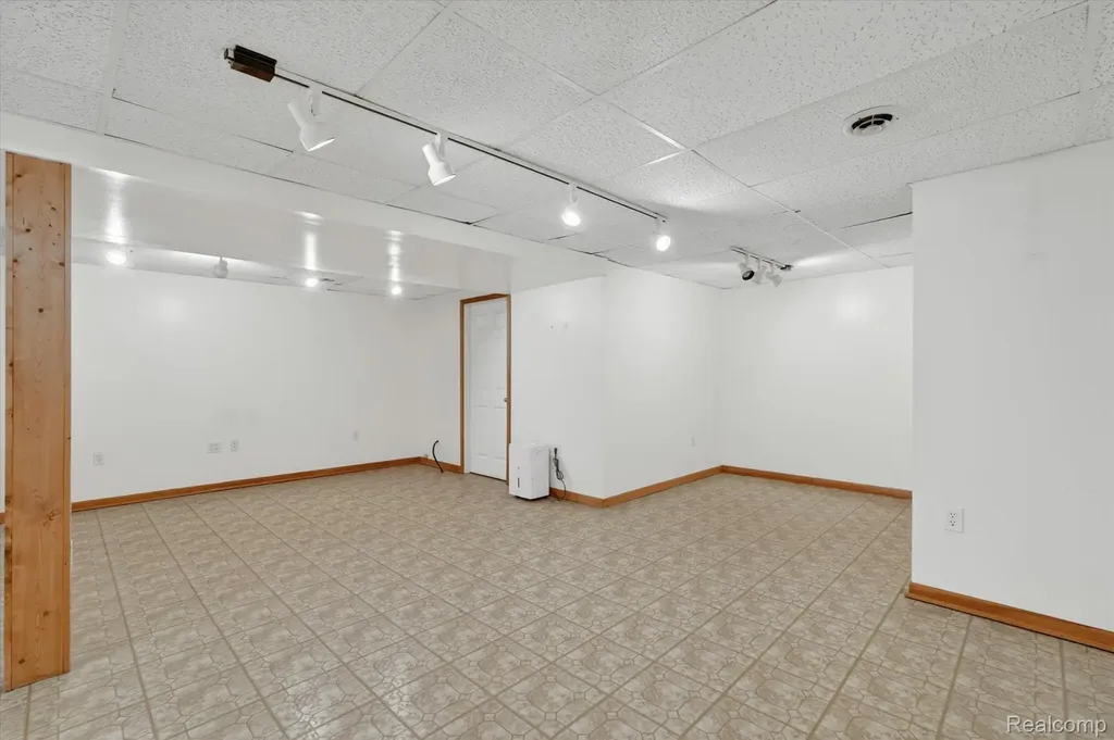 2724 Ore Valley Drive Hartland Township MI 48353