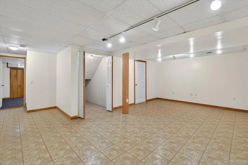 2724 Ore Valley Drive Hartland Township MI 48353