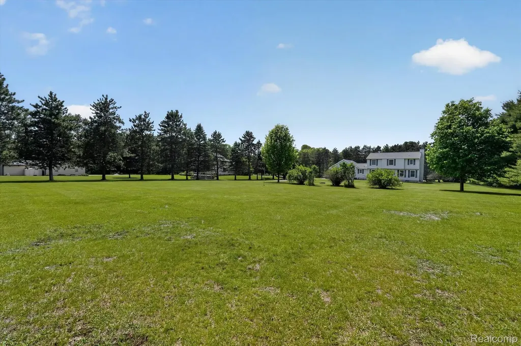 2724 Ore Valley Drive Hartland Township MI 48353