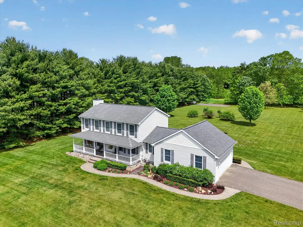 2724 Ore Valley Drive Hartland Township MI 48353