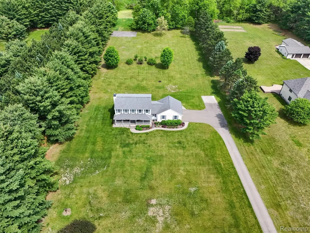 2724 Ore Valley Drive Hartland Township MI 48353