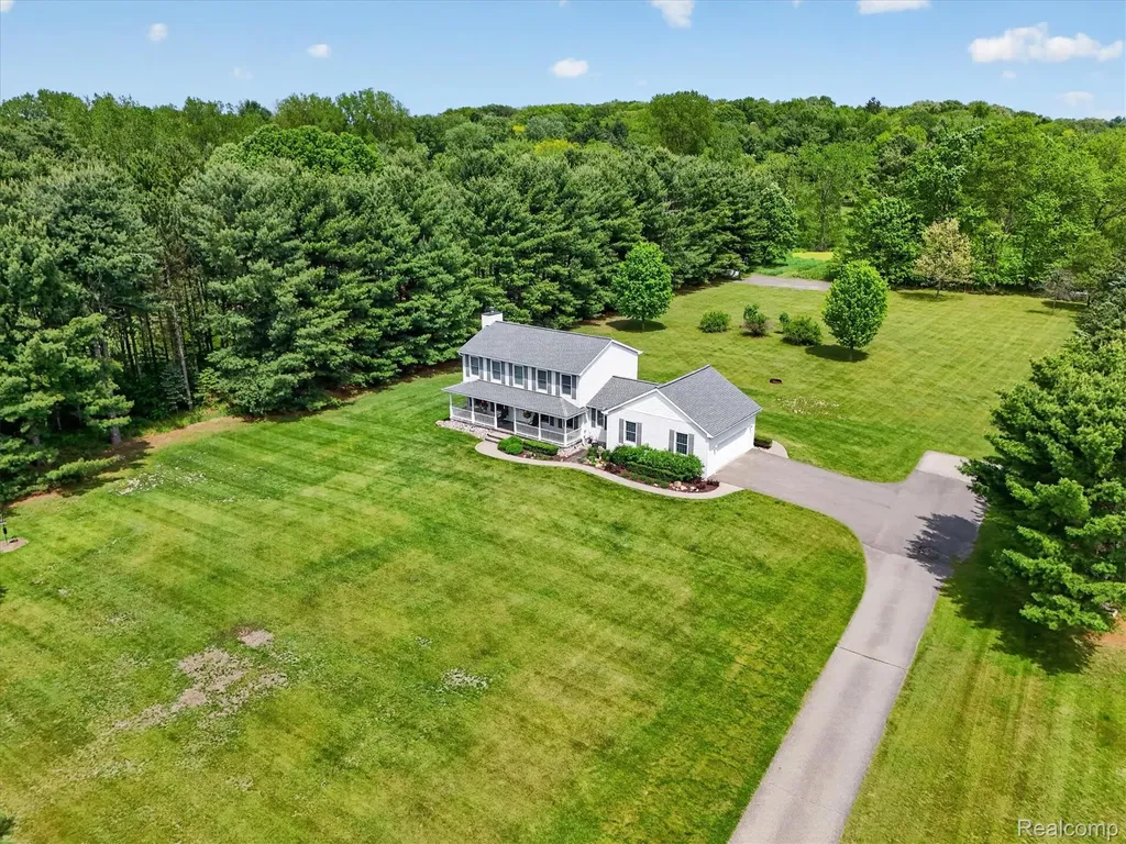 2724 Ore Valley Drive Hartland Township MI 48353