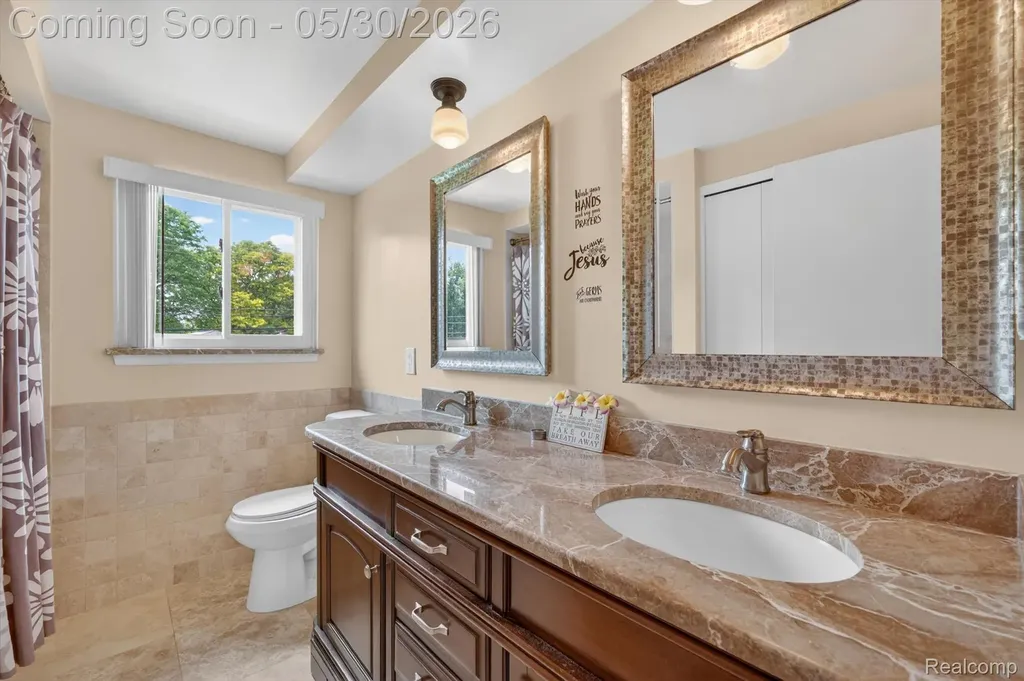 4059 Gatesford Circle Drive Troy City MI 48085