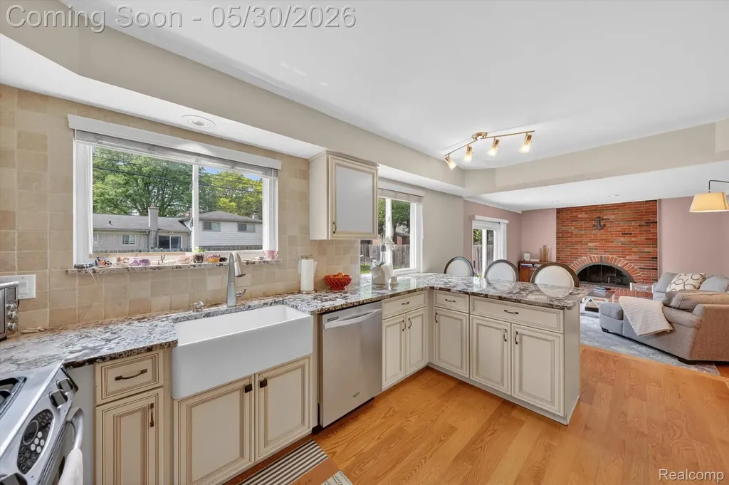 4059 Gatesford Circle Drive Troy City MI 48085