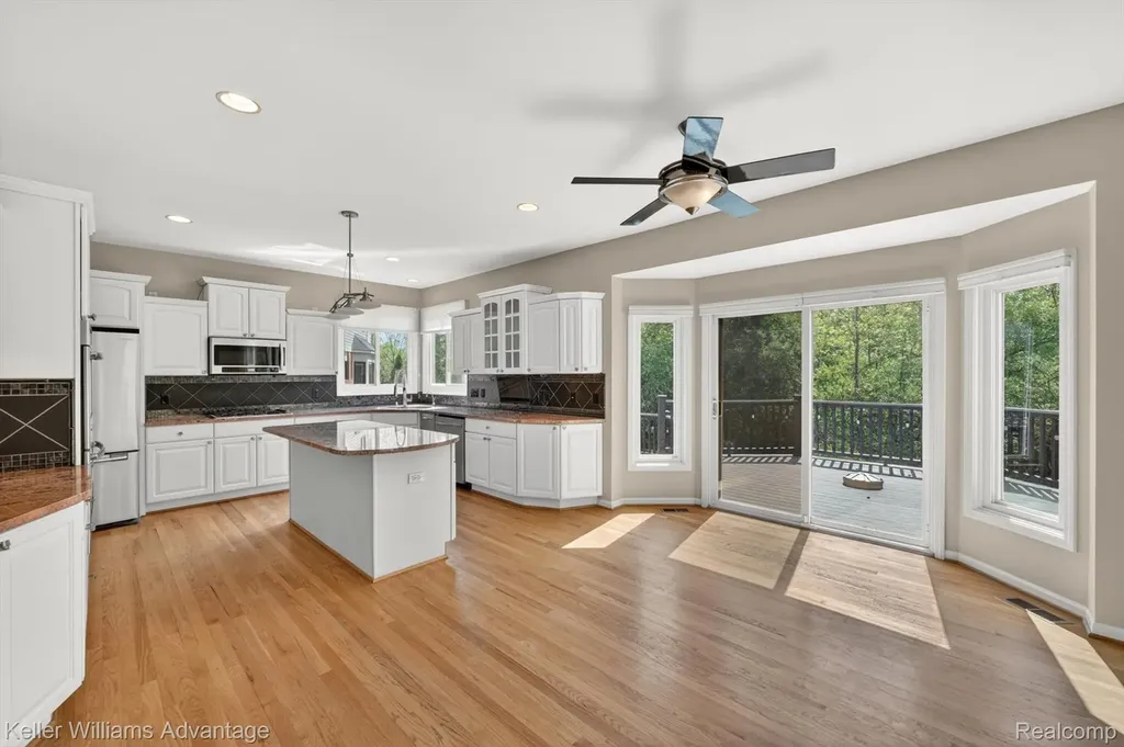 6356 Branford Drive West Bloomfield Charter Township MI 48322