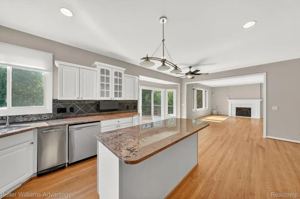6356 Branford Drive West Bloomfield Charter Township MI 48322