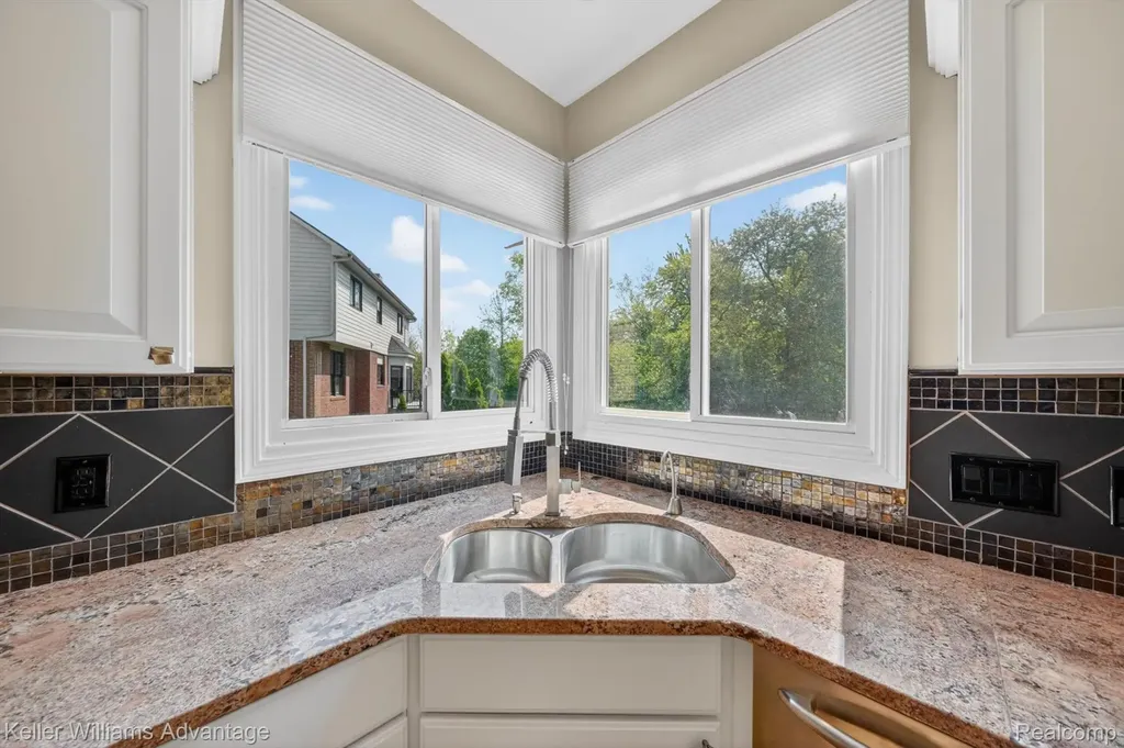 6356 Branford Drive West Bloomfield Charter Township MI 48322