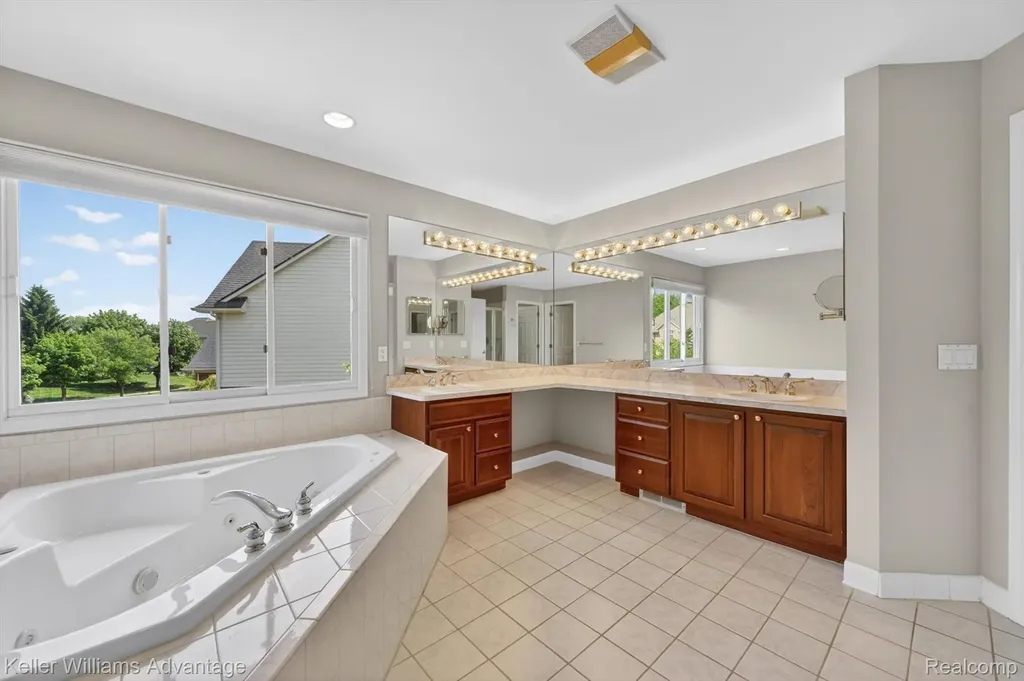 6356 Branford Drive West Bloomfield Charter Township MI 48322