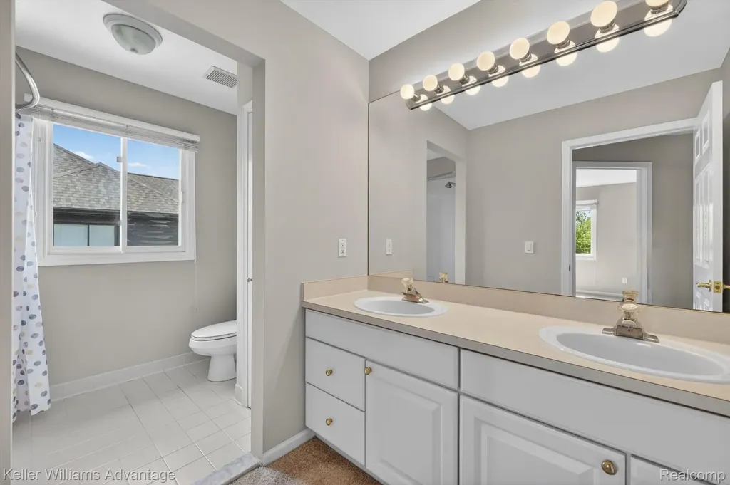 6356 Branford Drive West Bloomfield Charter Township MI 48322