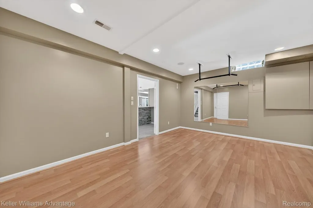6356 Branford Drive West Bloomfield Charter Township MI 48322