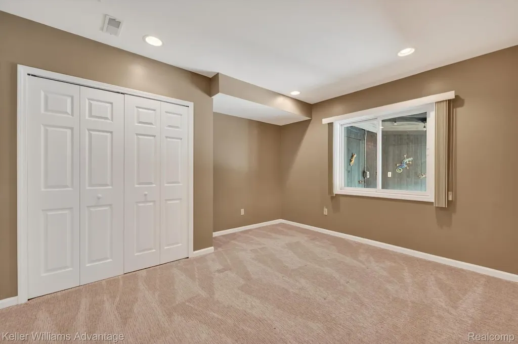 6356 Branford Drive West Bloomfield Charter Township MI 48322
