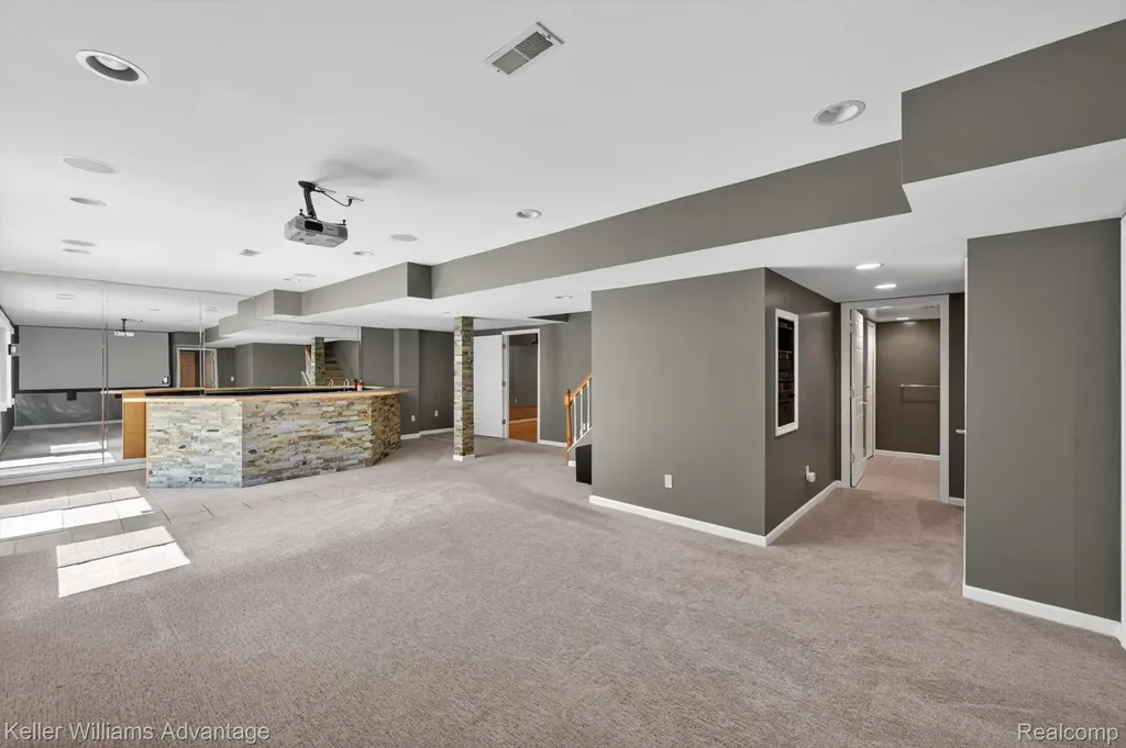 6356 Branford Drive West Bloomfield Charter Township MI 48322