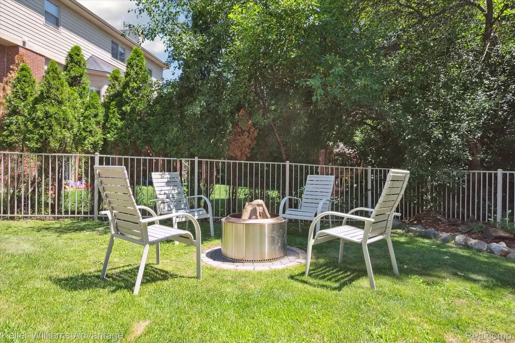 6356 Branford Drive West Bloomfield Charter Township MI 48322